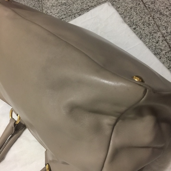 PRADA TAN LEATHER HANDBAG - Picture 5 of 8